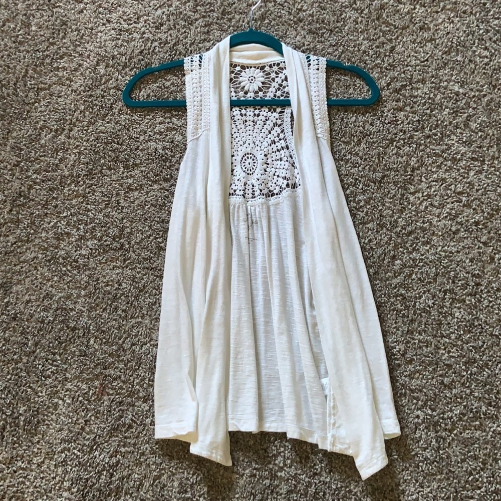 White Sleeveless cardigan size M